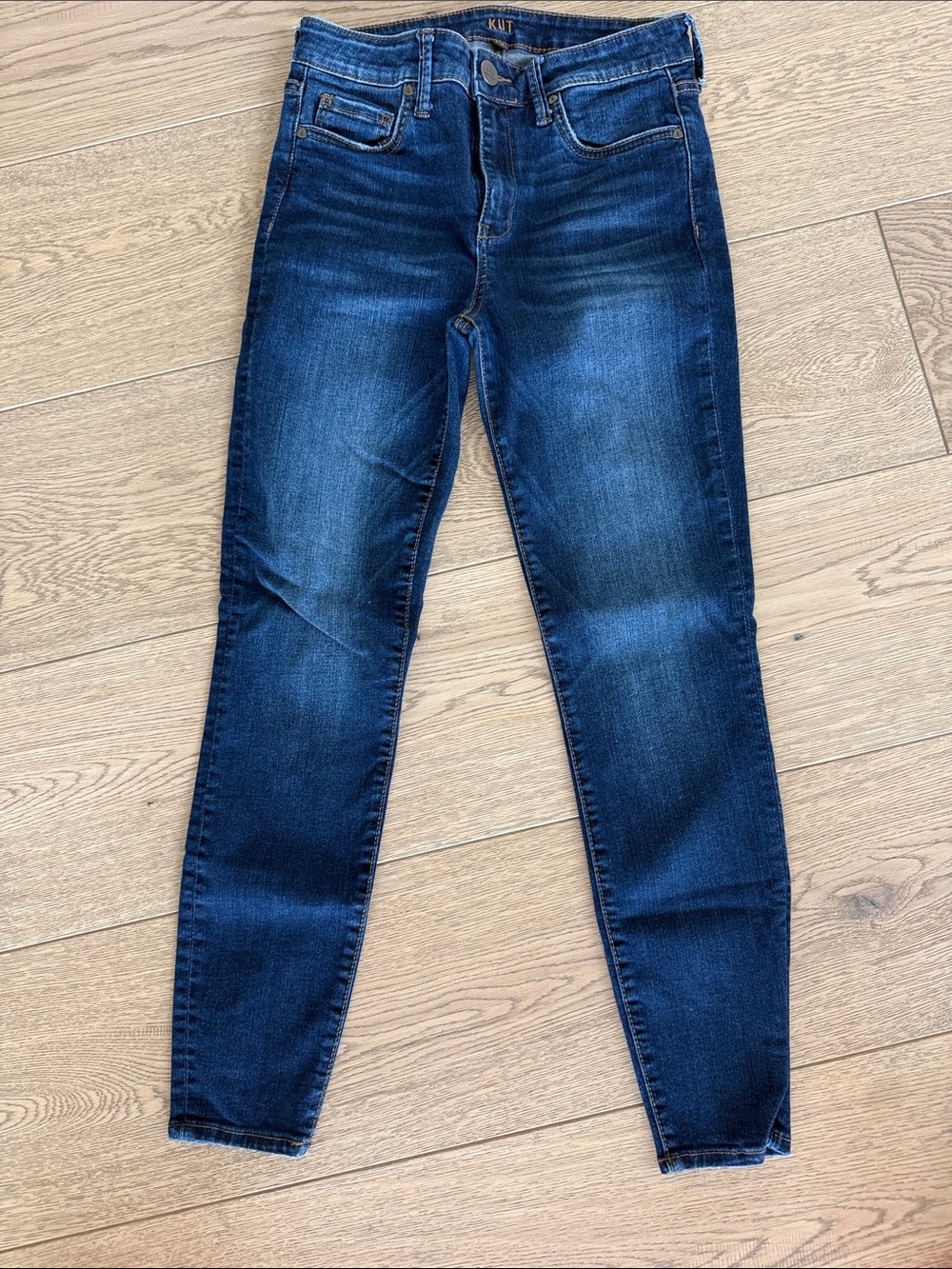 Kut from the Kloth Dark Blue Skinny Jeans size 4
